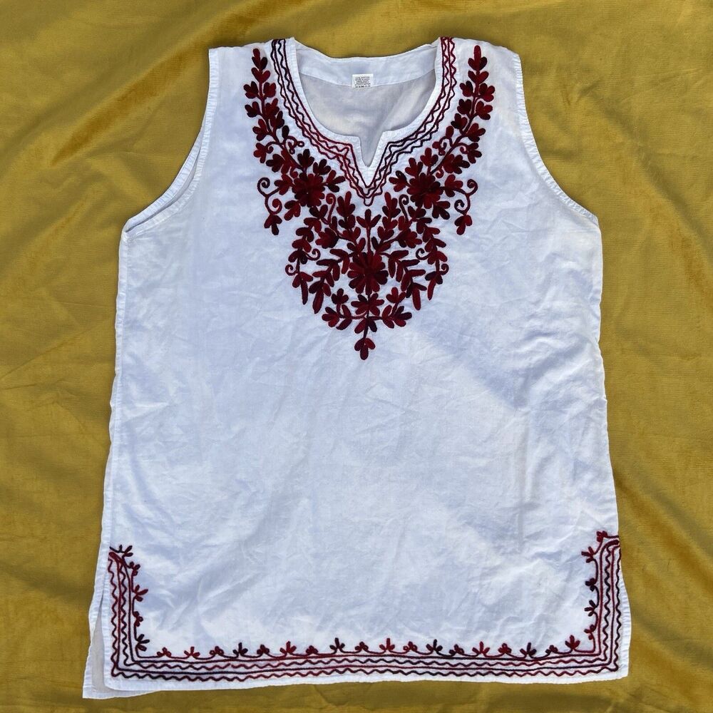 Highness White with Embroidered Floral Pattern Tunic Size 2X